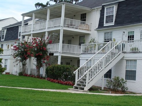 Williamsburg Village