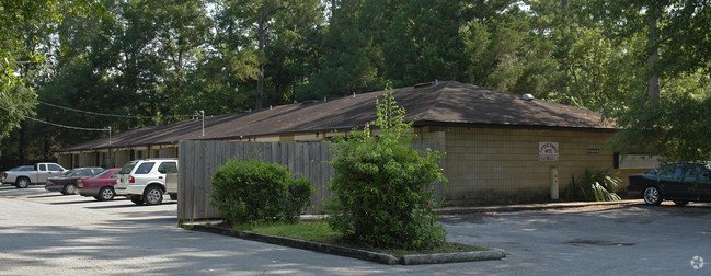 Little Pines Apartments